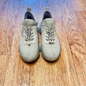 Women’s Beige Steve Madden  Shoes